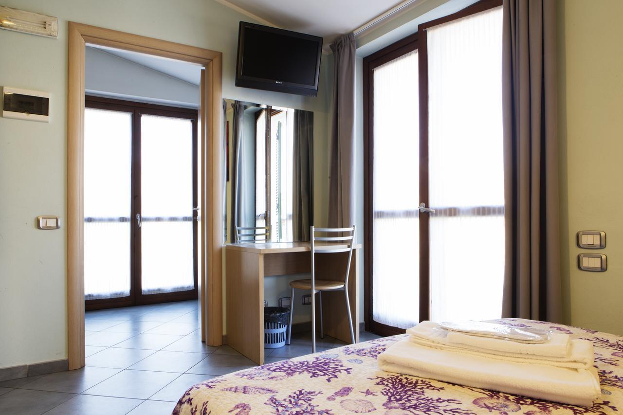 Albergo Verdi โนวีลิกูเร ภายนอก รูปภาพ