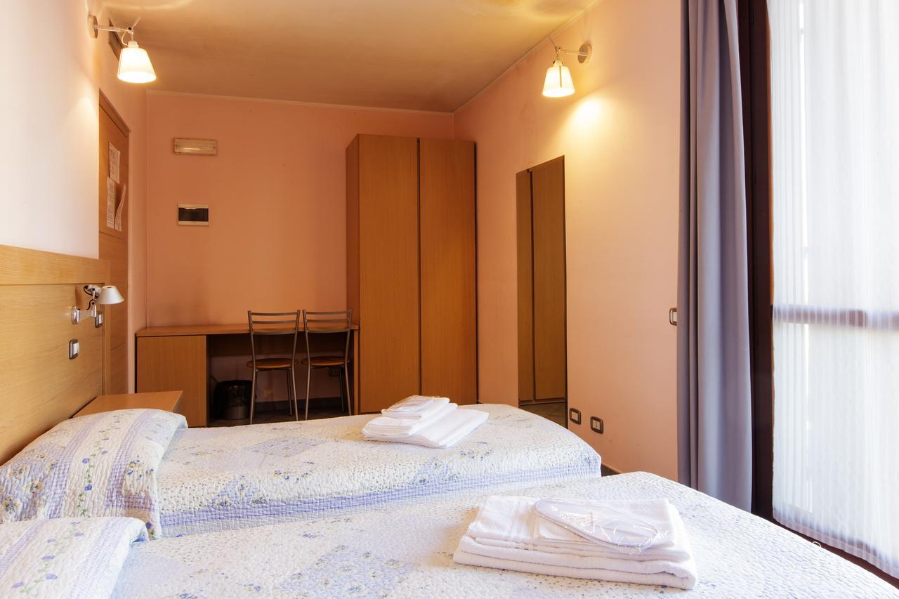Albergo Verdi โนวีลิกูเร ภายนอก รูปภาพ